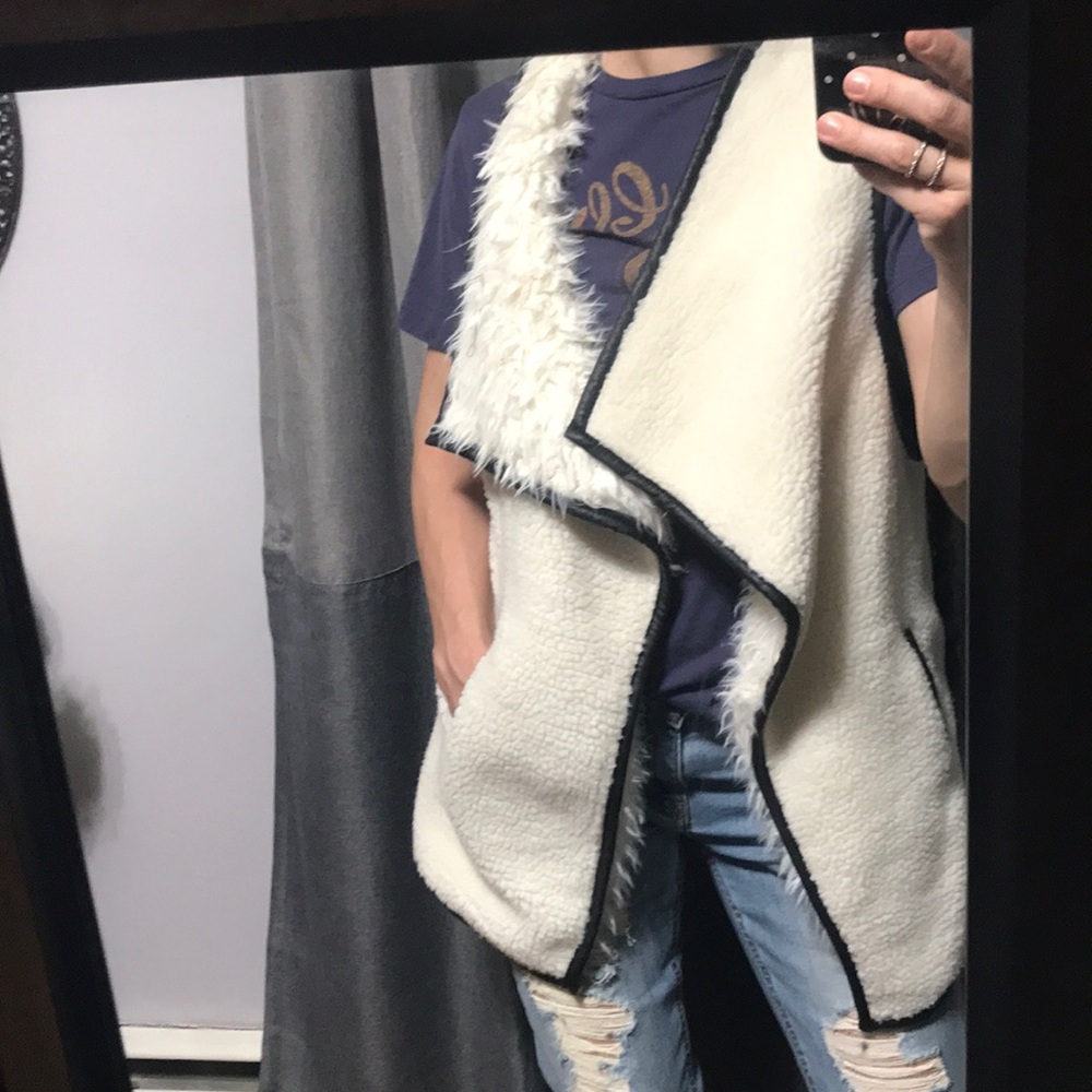 Adam Levine oversized faux fur vest Small